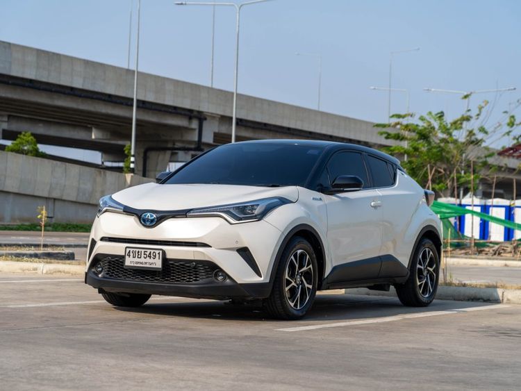 Toyota C-HR 2018 1.8 Mid Utility-car เบนซิน ไม่ติดแก๊ส เกียร์อัตโนมัติ ขาว รูปที่ 3