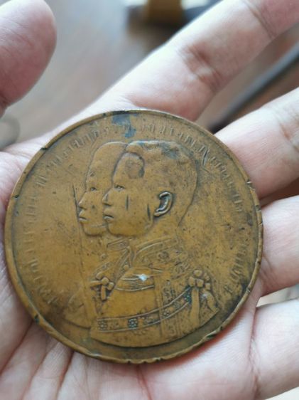 เหรียญที่ระลึก จุฬาลงกรณ์ บรมราชาธิราช สว่างวัฒนา บรมราชเทวี​ ของหายากสวยๆหลายหมื่น

 รูปที่ 3