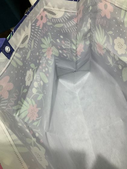 กระเป๋าของขวัญ ถุงของขวัญใบใหญ่ ลายดอก มีกระดุมปิด ขนาดก้น 16x49 ซม สูง 34 นิ้ว 40 บาท รูปที่ 8