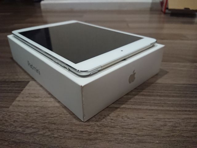 Apple iPad mini 2 Wi-Fi Cellular 16GB Silver รูปที่ 2