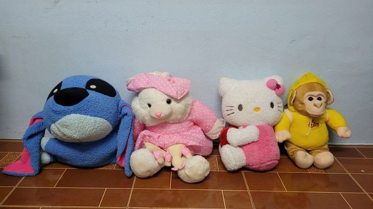 โมบายตุ๊กตารูปสัตว์ สีสันสดใสน่ารัก เสริมพัฒนาการลูกน้อย มีเสียงเบาๆมีห่วงสำหรับเวลาดึงเชือกลงมาขนาดยาว 13 cm.ลึก 6 cm.สูง 17 cm.สภาพสวยเดิม รูปที่ 13