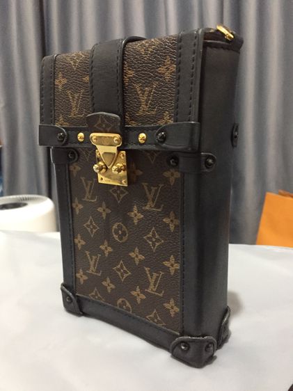 Louis Vuitton -  Pochette Trunk Verticale Crossbody Bag รูปที่ 2