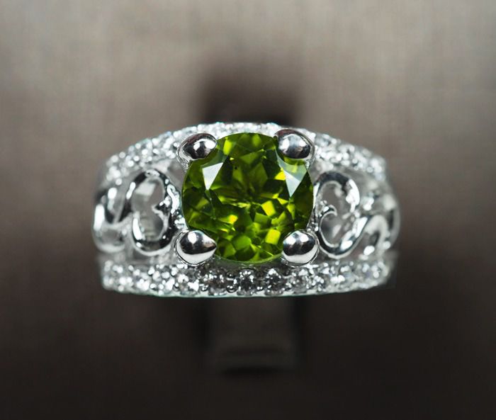 แหวนพลอยเพอริดอทสีเขียวสด 8 มม. (12833) รูปที่ 4