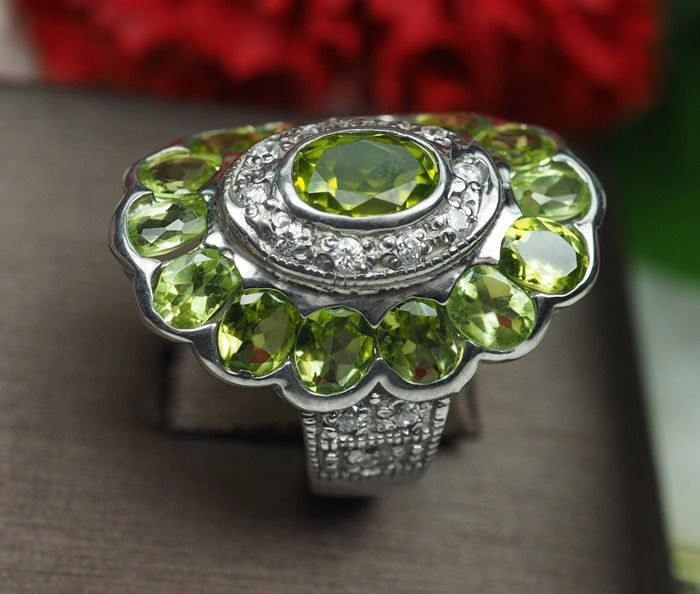 แหวนพลอยแท้เพอริดอดสีเขียวสวยสดใส (4015) รูปที่ 3