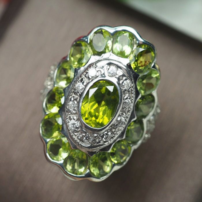 แหวนพลอยแท้เพอริดอดสีเขียวสวยสดใส (4015) รูปที่ 2