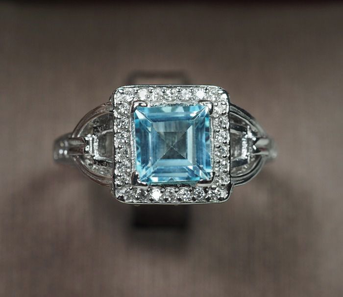 แหวนพลอยโทปาสสีฟ้าใส 1.15 กะรัต (7523) รูปที่ 5