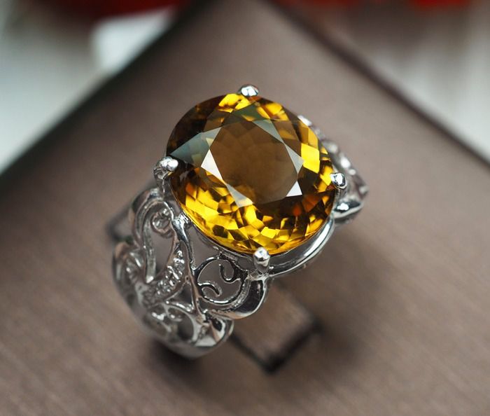 แหวนควอร์ตแท้สีเหลืองทอง 4.85 กะรัต (7525) รูปที่ 2