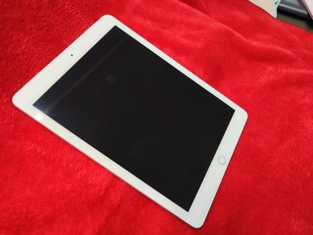 iPad รุ่นที่5 9.7 นิ้ว รูปที่ 2