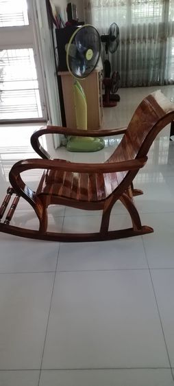 เก้าอีโยก ไม้ประดู่  เป็นของใหม่เอี่ยม เงาวับ รูปที่ 8