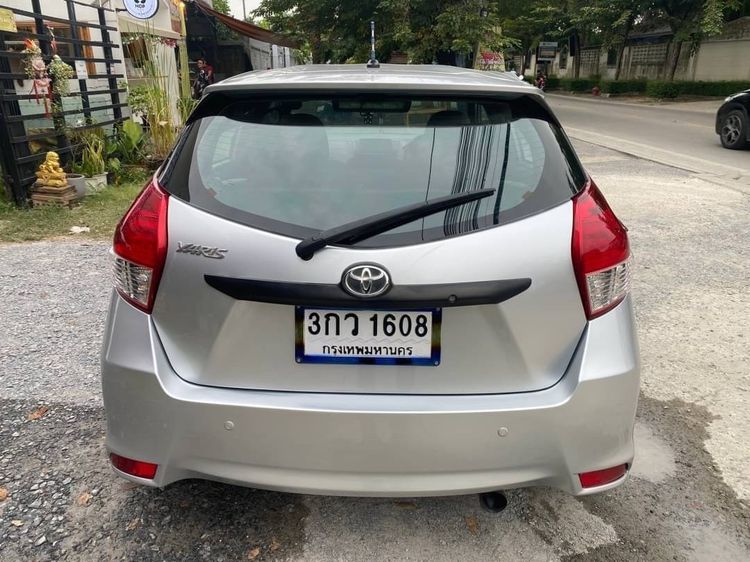 Toyota Yaris 2014 1.2 E Sedan เบนซิน ไม่ติดแก๊ส เกียร์อัตโนมัติ เทา รูปที่ 4