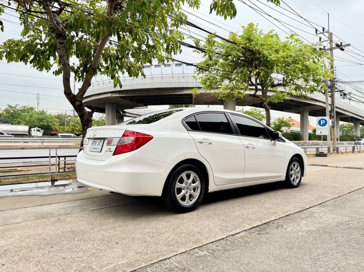 Honda Civic 2015 1.8 S i-VTEC Sedan เบนซิน ไม่ติดแก๊ส เกียร์อัตโนมัติ ขาว รูปที่ 4