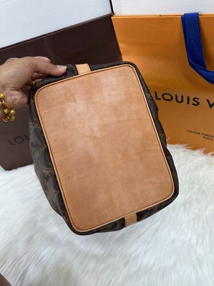 กระเป๋า Louis Vuitton Noe Monogram มือสอง ของแท้ รูปที่ 16