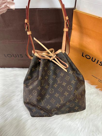 กระเป๋า Louis Vuitton Noe Monogram มือสอง ของแท้