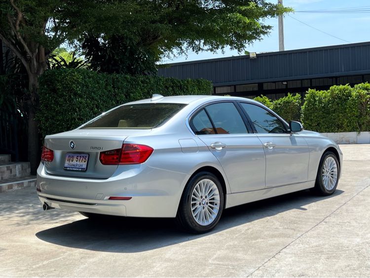 BMW Series 3 2014 320i Sedan เบนซิน ไม่ติดแก๊ส เกียร์อัตโนมัติ บรอนซ์เงิน รูปที่ 3