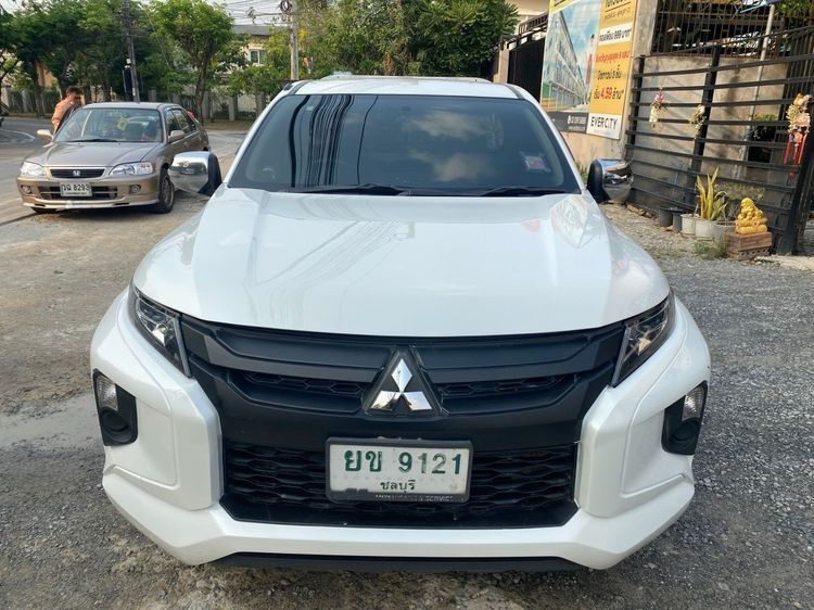Mitsubishi Triton 2019 2.5 GLS Pickup ดีเซล ไม่ติดแก๊ส เกียร์ธรรมดา ขาว รูปที่ 2