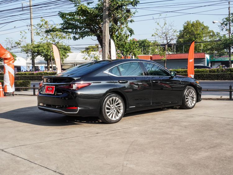Lexus ES300h 2019 2.5 Grand Luxury Sedan ไฮบริด ไม่ติดแก๊ส เกียร์อัตโนมัติ ดำ รูปที่ 4