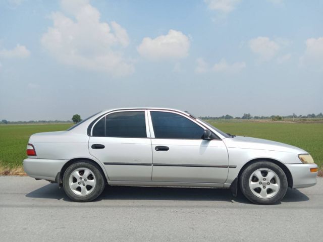 Toyota Corolla 1995 1.3 GXi Sedan เบนซิน ไม่ติดแก๊ส เกียร์อัตโนมัติ เทา รูปที่ 2