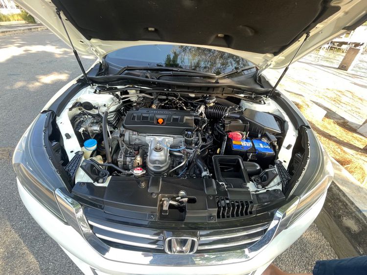 Honda Accord 2013 2.0 EL i-VTEC Sedan เบนซิน ไม่ติดแก๊ส เกียร์อัตโนมัติ ขาว รูปที่ 2