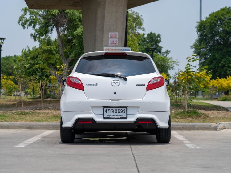 Mazda Mazda 2 2015 1.5 Sports Spirit Sedan เบนซิน ไม่ติดแก๊ส เกียร์อัตโนมัติ ขาว รูปที่ 4