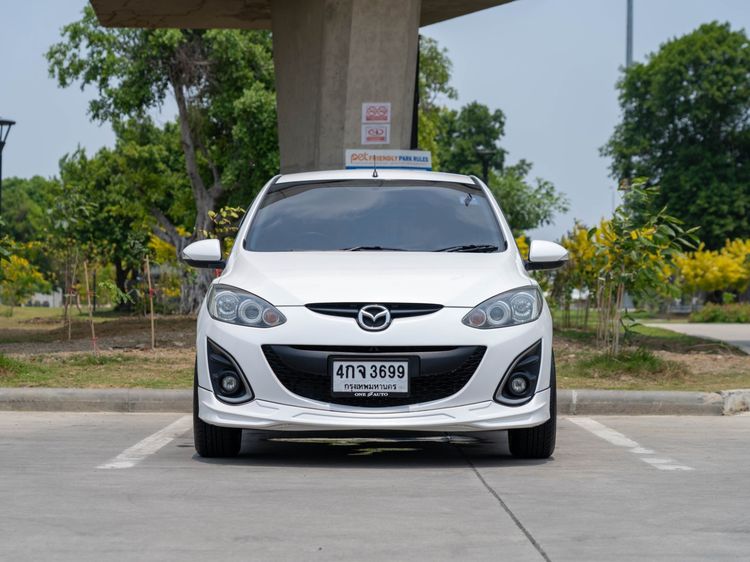 Mazda Mazda 2 2015 1.5 Sports Spirit Sedan เบนซิน ไม่ติดแก๊ส เกียร์อัตโนมัติ ขาว รูปที่ 2