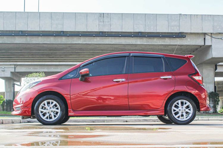 Nissan Note 2017 1.2 VL Sedan เบนซิน ไม่ติดแก๊ส เกียร์อัตโนมัติ แดง รูปที่ 3