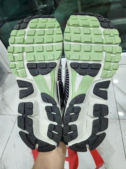 ขายรองเท้า Nike Zoom Vomero 5 สี Cobblestone  รูปที่ 8