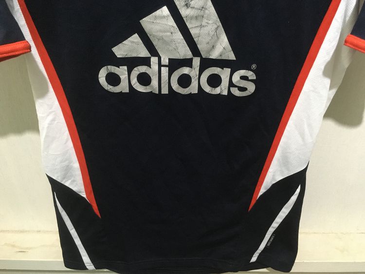 เสื้อกีฬา แขนสั้น CLIMACOOL แบรนด์ Adidas สีกรมแถบขาวแดง รูปที่ 4