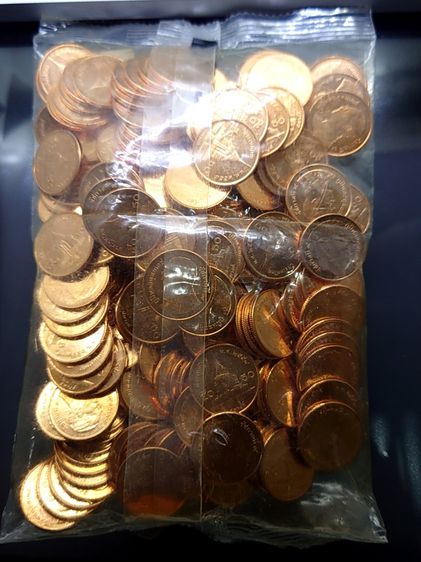เหรียญยกถุง (200 เหรียญ) เหรียญ 50 สตางค์ เหล็กชุบทองแดง 2558 ไม่ผ่านใช้ รูปที่ 3