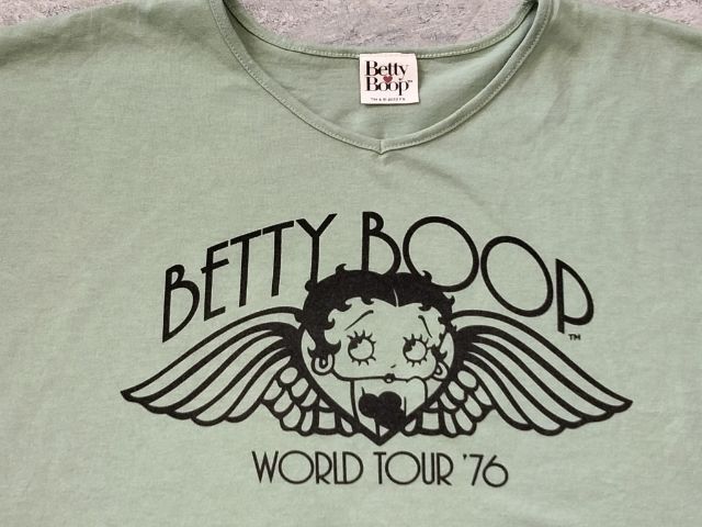 เสื้อยืดสาวพราวเสน่ห์ แบรนด์ BETTY BOOP ขนาด (M,154-162)คอวี รูปที่ 4