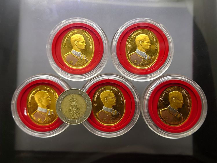 เหรียญพระพุทธปัญจภาคี หลัง รัชกาลที่9 เนื้อทองแดง สามกษัตริย์ พิมพ์ใหญ่ พ.ศ.2539 พร้อมกล่องหนังสีแดง ครบชุด รูปที่ 4
