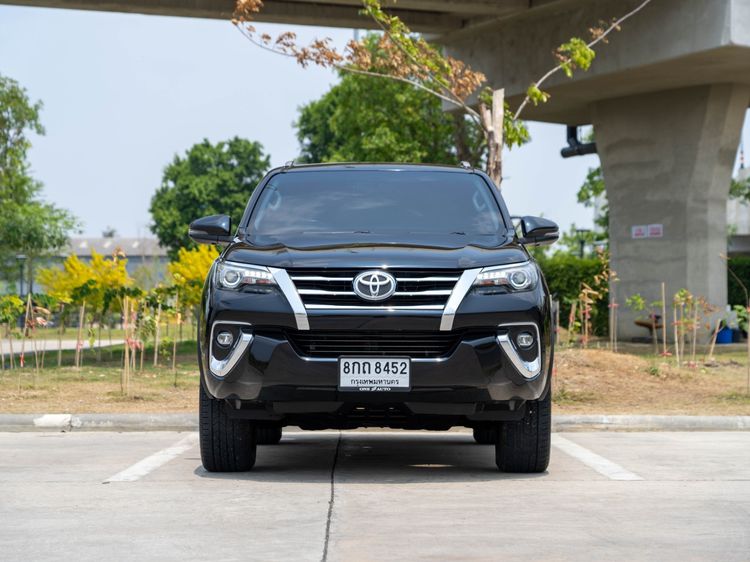 Toyota Fortuner 2019 2.4 V Utility-car ดีเซล ไม่ติดแก๊ส เกียร์อัตโนมัติ ดำ รูปที่ 2