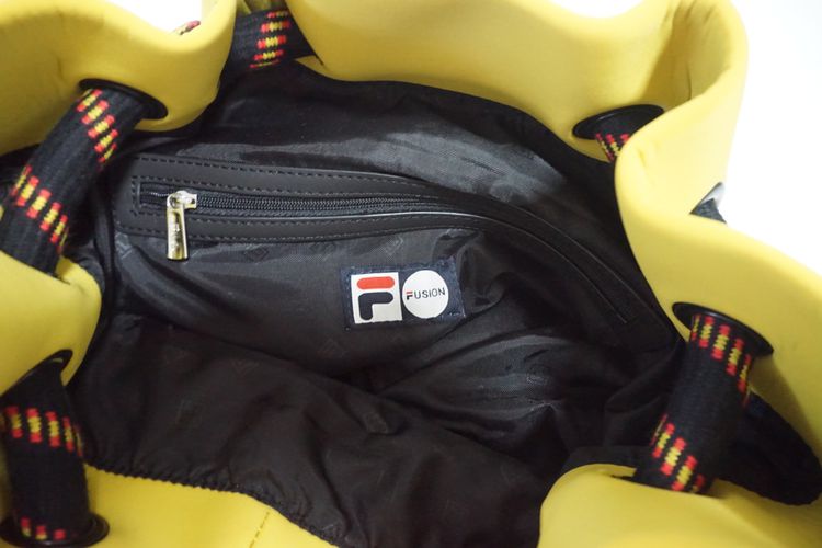 กระเป๋าเป้สะพายหลัง  สะพายข้างได้  ใส่เสื้อผ้าเดินทางได้ค่ะ   Fila  Backpack รูปที่ 8