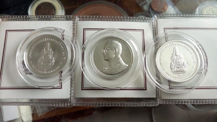 เหรียญเงินพ่นทราย ที่ระลึกพระราชพิธี 60 ปีครองราชย์ รัชกาลที่ 9 สภาพ UNC ไม่ผ่านใช้ รูปที่ 5