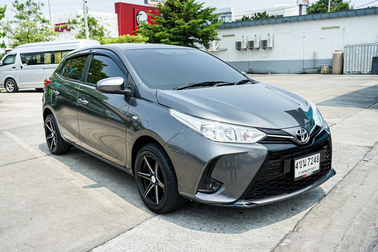 Toyota Yaris 2020 1.2 Entry Sedan เบนซิน ไม่ติดแก๊ส เกียร์อัตโนมัติ เทา รูปที่ 2