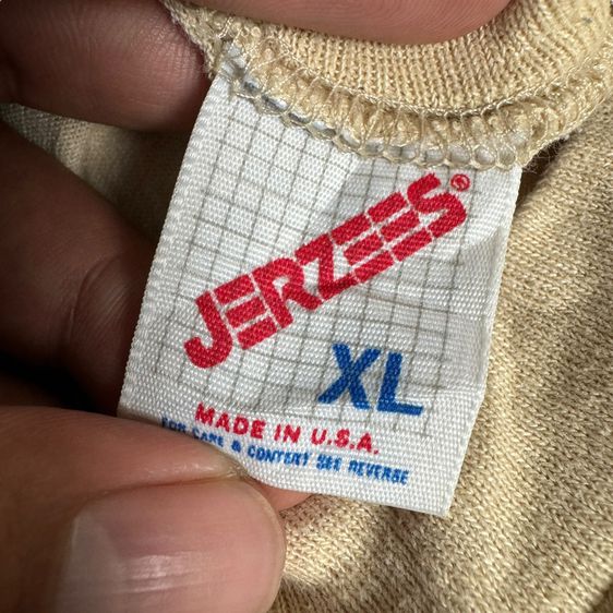 เสื้อยืดผ้าบาง 80s Jerzees Made in USA Size XL ตำหนิตามรูปนิดซ่อมได้ ตัวเสื้อสภาพดีมาก รูปที่ 2