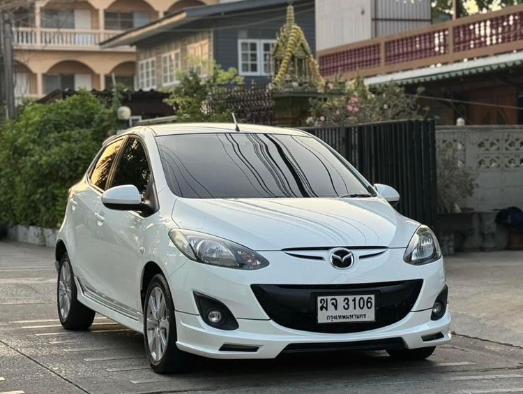 Mazda Mazda 2 2011 1.5 Groove Sedan เบนซิน ไม่ติดแก๊ส เกียร์อัตโนมัติ ขาว รูปที่ 4