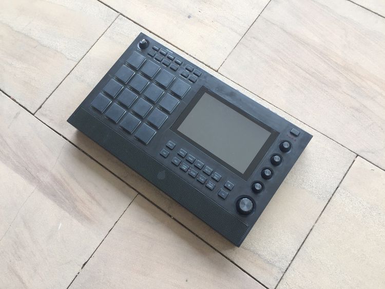 Akai Professional MPC Live II Standalone Sampler and Sequencer รูปที่ 4
