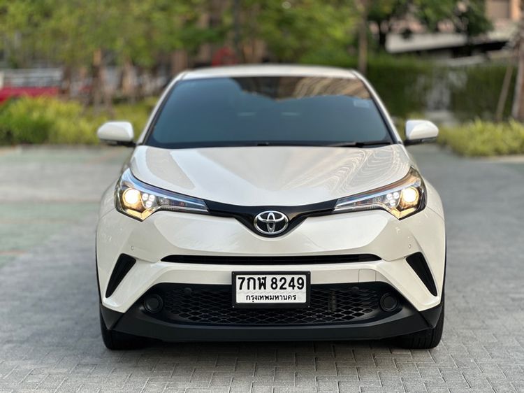 Toyota C-HR 2018 1.8 Entry Sedan เบนซิน ไม่ติดแก๊ส เกียร์อัตโนมัติ ขาว รูปที่ 2