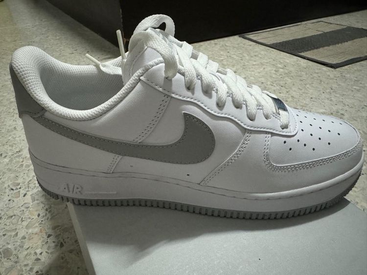 Nike Air Force 1 Ess color white Gray มือ1  รูปที่ 3