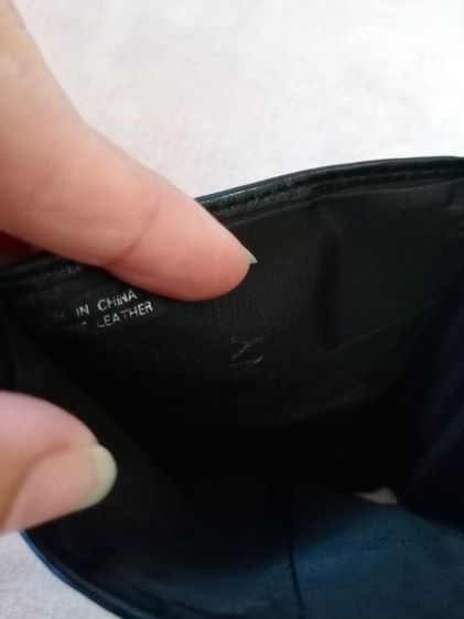 กระเป๋าสตางค์หนังแท้สีดำ DKNY รูปที่ 6