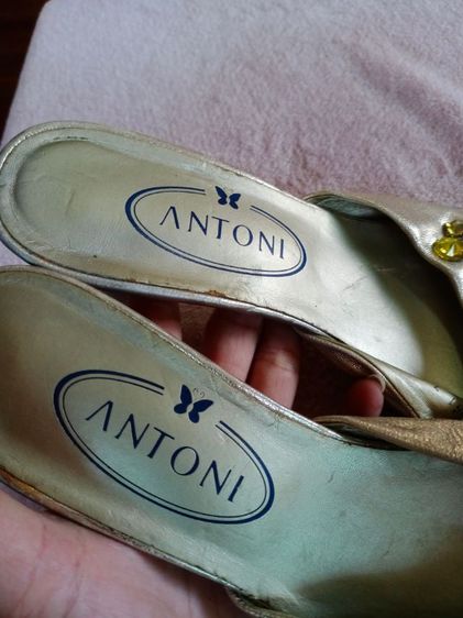 รองเท้าส้นสูงสีทอง Antoni รูปที่ 3