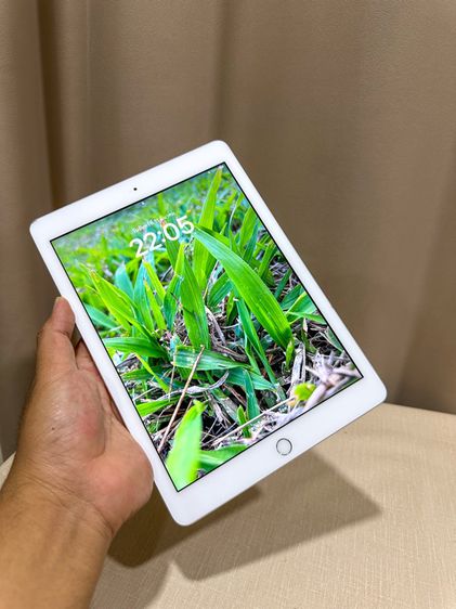 iPad Gen 6 128GB Sliver Wi-Fi ดูหนัง ฟังเพลง ทำงาน อื่นๆ สอบถามเพิ่มเติมได้ครับ รูปที่ 2
