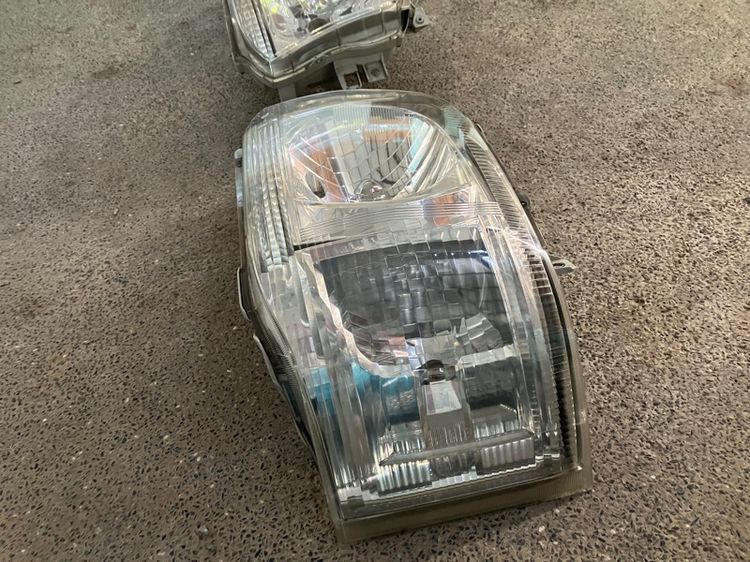 ไฟหน้า Toyota Commuter ของแท้ มือสอง ปี 2011 2012 2013 รูปที่ 10