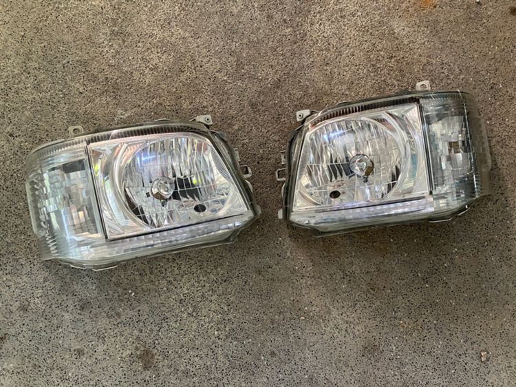 ไฟหน้า Toyota Commuter ของแท้ มือสอง ปี 2011 2012 2013 รูปที่ 14