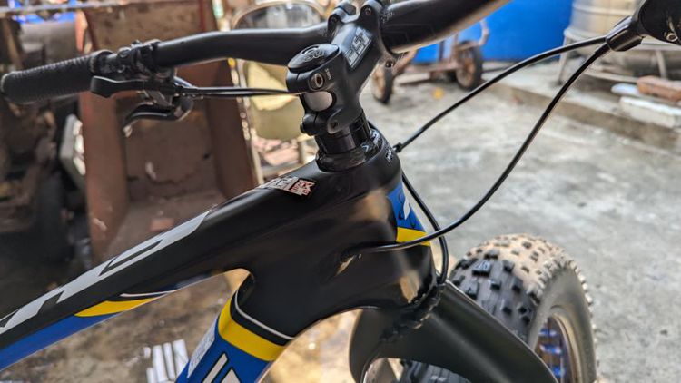 จักรยาน fatbike khs5000 carbon ชุดเกียร์ใหม่ sram gx angel 12 สปีด  เบรคmagura mt หลักอานยืดยุบได้งานoemไต้หวันสั่งประกอบมาจากไต้หวันแสนกว่า รูปที่ 7