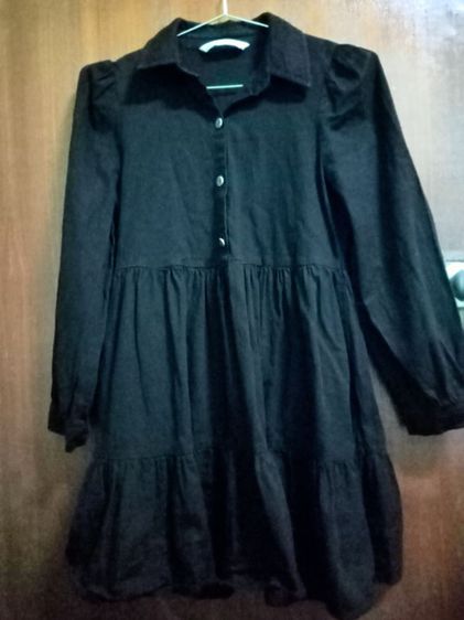 Zara Black Dress เดรสคอปกสีดำ กระดุมหน้า แขนพอง ช่วงล่างเป็นระบาย อก 36 ยาว 31 แขนยาว 23 ไหล่กว้าง 3.5นิ้ว(×2) ไม่มีกระเป๋า สภาพดี รูปที่ 4