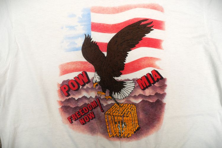 Pow mia freedom now screen star vtg.80s ringer t- shirt  USA Eagle Flag America รูปที่ 3