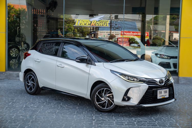 Toyota Yaris 2021 1.2 Sport Premium Sedan เบนซิน ไม่ติดแก๊ส เกียร์อัตโนมัติ ขาว รูปที่ 3