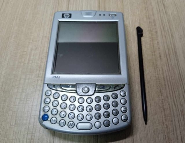 ขายPOCKET PC PHONE HP iPAQ 6515 อดีตสมาร์ทโฟนตัวท๊อป เครื่องใช้ได้ปกติ ตำหนิแบตเสื่อม ขาย 350 บาท