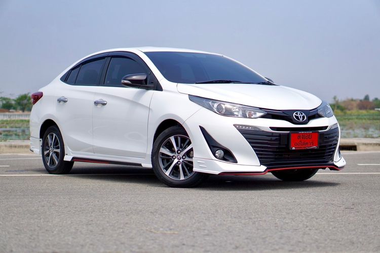 Toyota Yaris ATIV 2020 1.2 Sport Premium Sedan เบนซิน ไม่ติดแก๊ส เกียร์อัตโนมัติ ขาว รูปที่ 3